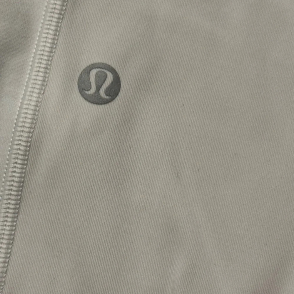 White High-Waisted Leggings - Picture 3 of 4